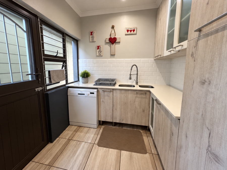 5 Bedroom Property for Sale in Stilbaai Wes Western Cape